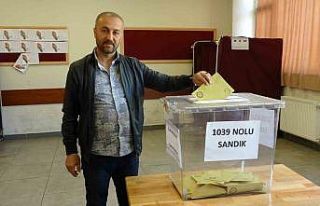 Yüksekova’da oy kullanma işlemi devam ediyor