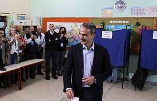 Yunanistan’da sandık çıkış anketine göre Miçoktakis’in...