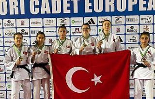 Yunusemreli Merve’den gümüş madalya