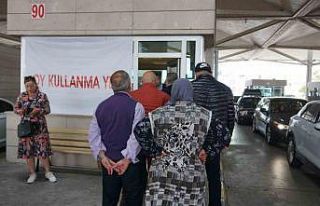 Yurtdışı seçmenler sınır kapılarında oylarını...