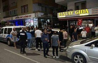 Zincirleme kaza sonrası kendilerini sokağa atıp...