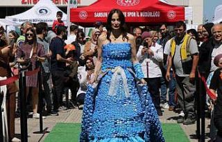 10 bin kapaktan yapılan elbise Guinness’e aday