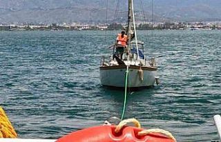 12 metrelik tekne arıza yaptı, KIYEM ekipleri kurtardı
