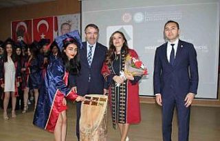 139 hemşire adayı mezun oldu