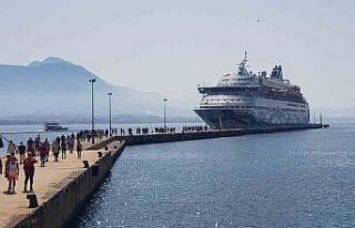13 yıl aradan sonra İsrailli turist taşıyan ilk...
