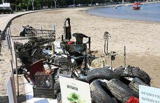 1,8 ton atık toplandı, denizden çıkanlar "pes"...