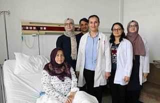 28 yıllık ameliyat korkusunu yenen Alime Coşar,...