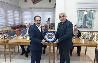 34 yıllık eğitimci başarılı Müdür Sezer’e...