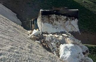 3500 rakımda belediye işçilerinin zorlu mesaisi