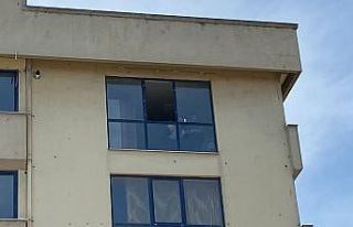 4. kattan düştü, yaralı kurtuldu