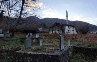 600 yıllık tarihi cami, defineciler tarafından...