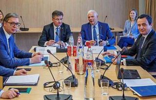 AB, Kosova ile Sırbistan liderlerini acil toplantıya...