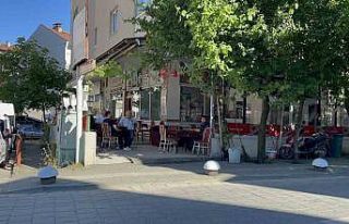 Acemi şoför masayı dağıttı