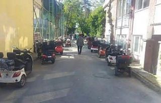 Adalar yollarında akülü araç yoğunluğu vatandaşın...