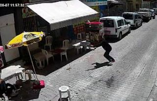 Adliye karşısındaki silahlı kavga kameralara yansıdı