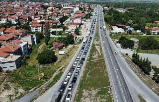 Afyonkarahisar- Konya karayolunda bayram trafiği...