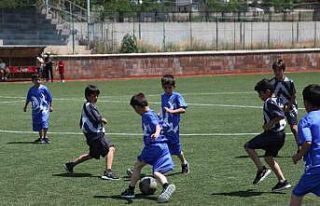 Ahlatlı şehitler anısına futbol turnuvası düzenlendi