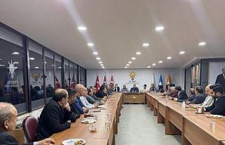 AK Parti seçim sonrası ilk il yönetimi toplantısını...