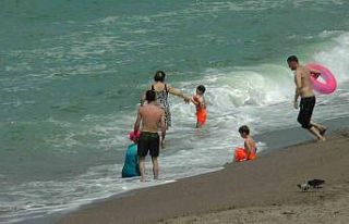 Akçakoca sahilleri bayrama hazır