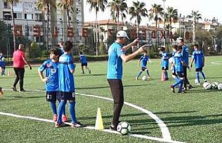Akdeniz Belediyesi yaz spor okullarında geleceğin...
