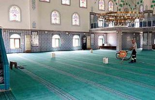 Akdeniz’de ibadethaneler bayrama hazırlanıyor
