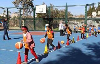 Akdeniz’de yaz spor okulları kursları başlıyor