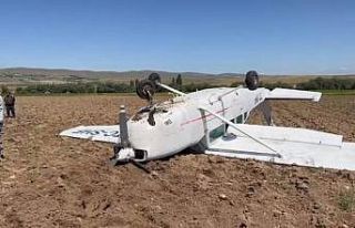 Aksaray’da sivil eğitim uçağı düştü