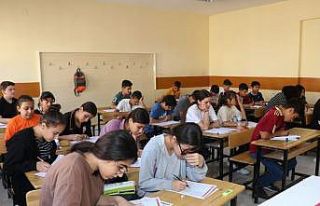 Aksoy’dan sınavlar öncesi öğrencilere destek