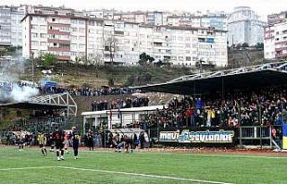 Alaplılı taraftarlar yeni tribün istiyor