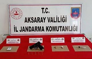 Aldığı uyuşturucuyla arabada sızan sürücü...