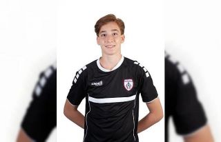Altınordu’nun genç futbolcusu Onuralp Çevikkan,...