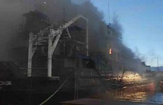 Altınova Tersaneler Bölgesi’nde gemi yangını