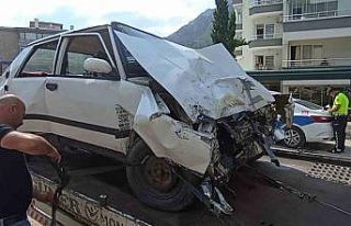 Amasya’da halk otobüsüyle otomobil çarpıştı:...