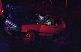 Ambulans otomobile çarptı, 3 sağlıkçı yaralandı