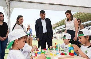 Ana sınıfı öğrencileri, şenlikli havasında...