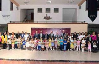 Anadolu Üniversitesi bayramlaşma töreninde bir...
