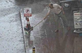 Aniden bastıran sağanak ve dolu yağışı vatandaşlara...