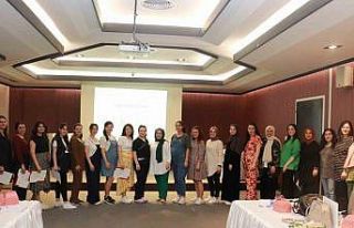 Anne adayları sertifikalarını aldı