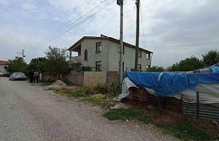 Anne ve babasını öldürdüğünü itiraf eden şüpheli:...