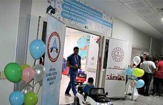 Antalya’da 400 yataklı hastanede çocuklar ameliyata...