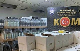 Antalya’da bir otelde 6 bin 919 şişe sahte alkol...