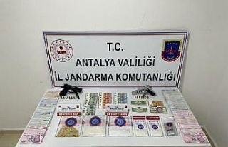 Antalya’da jandarmadan uyuşturucuya geçit yok