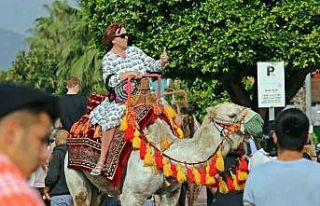 Antalya’da turistleri hayran bırakan Yörük Göçü