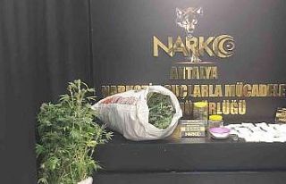 Antalya’da uyuşturucu tacirlerine operasyon: 26...