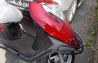 Aracından inmek için kapıyı açtı, arkadan gelen...