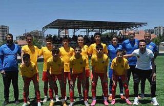 Arda Yiğit Oflaz sezonu 32 golle tamamladı