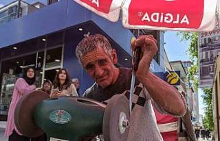 Ardahan’da Kurban Bayramı öncesi bıçak bileyicilerinin...