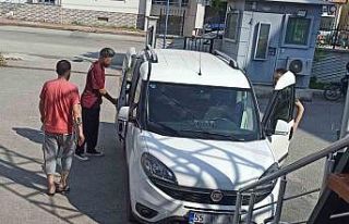 Arkadaşının telefonunu gasp etti, serbest kaldı