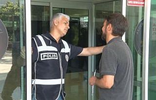 AYT’ye 7 dakika geç kaldı, kapıyı açtırsa...