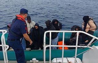 Ayvalık açıklarında 12 düzensiz göçmen kurtarıldı